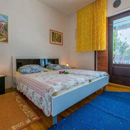 Lumar Apartment