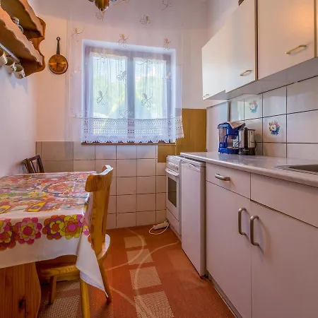 Lumar Apartment *